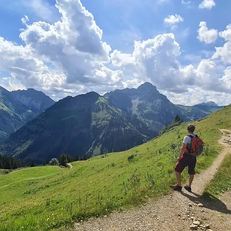 Haus Alpenglueck 리즐런