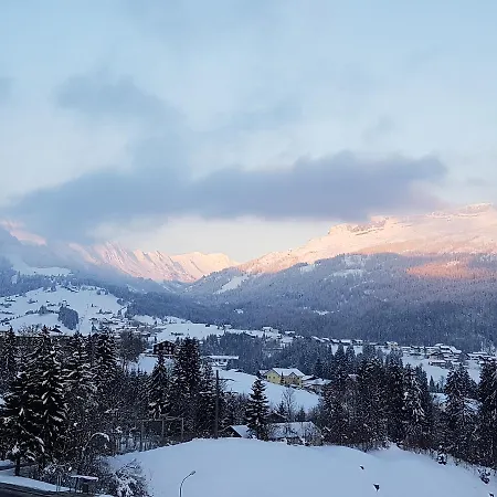 Haus Alpenglueck 리즐런